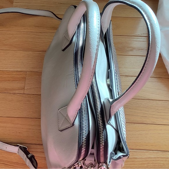 Nine West pocket book. Convertible to use longer strap. - Picture 5 of 5